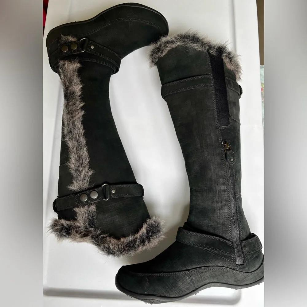 The North Face Brianna Tall Boots Insulated Suede faux fur lined in black size 5